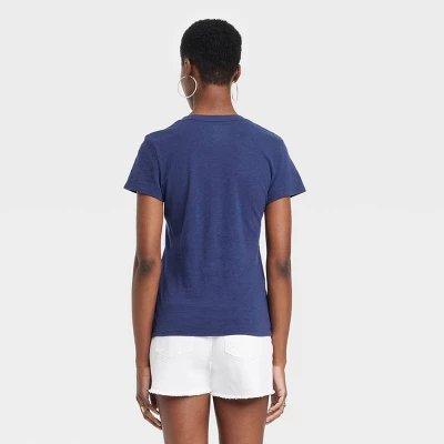 Women's 3pk Fitted V-Neck Short Sleeve T-Shirt - Universal Thread™ 2 Women's 3pk Fitted V-Neck Short Sleeve T-Shirt - Universal Thread™ - Image 2